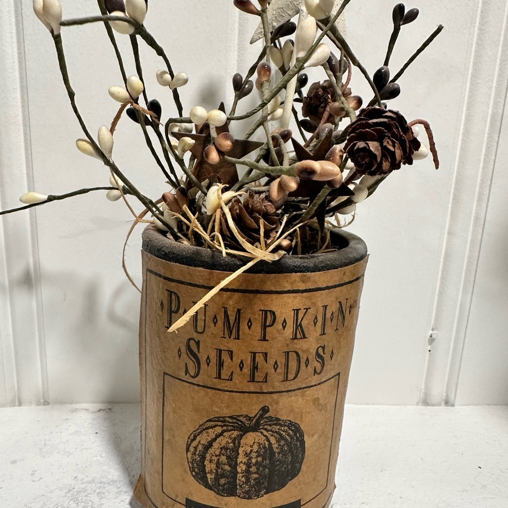 Rustic Pumpkin Seeds Vase with Cream d and Brown Accents